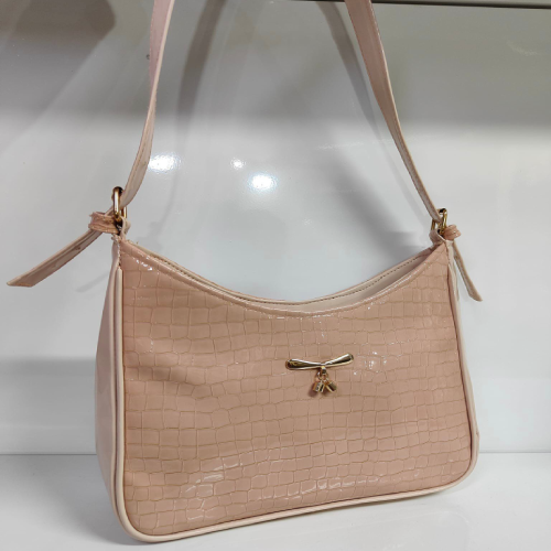 Exquisite Ladies Shoulder Bag: A Fusion of Uniqueness and Versatility B135