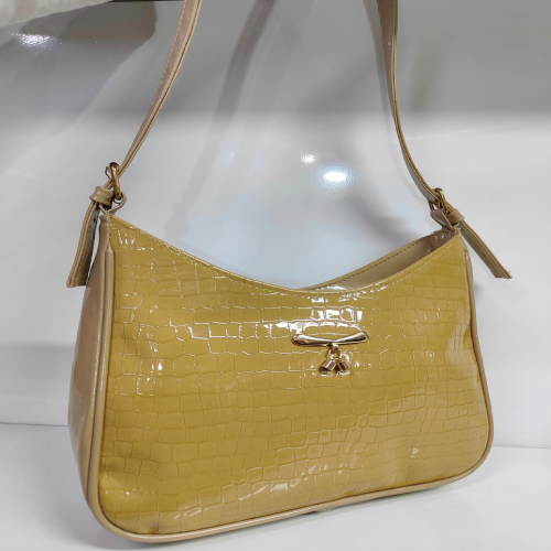 Exquisite Ladies Shoulder Bag: A Fusion of Uniqueness and Versatility B135