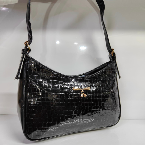 Exquisite Ladies Shoulder Bag: A Fusion of Uniqueness and Versatility B135