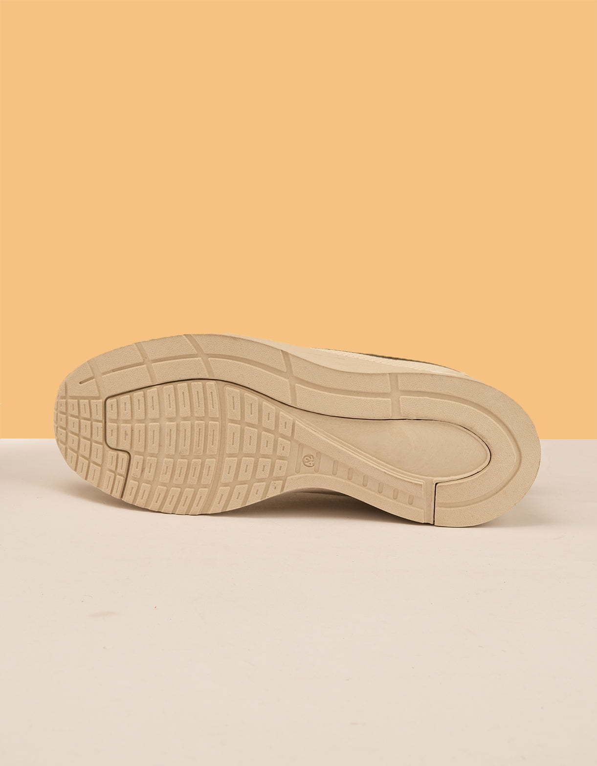 Sand Sprinter - Men's Beige Athletic Shoes