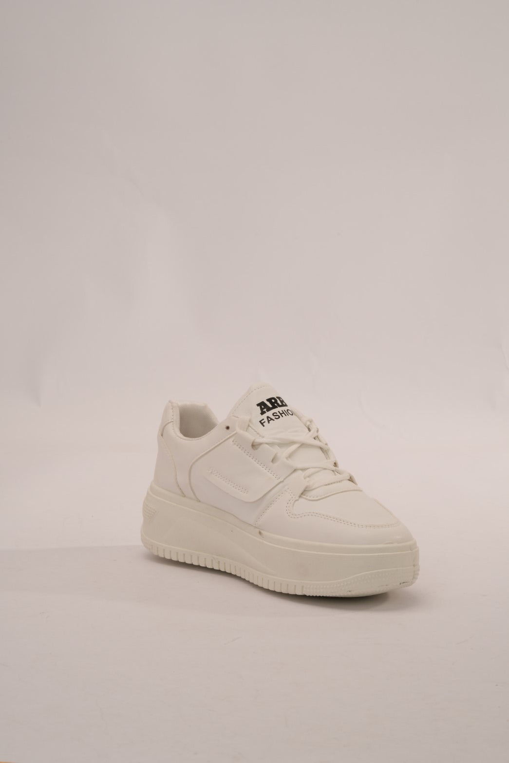 Classic Elegance Sneakers - Pure White