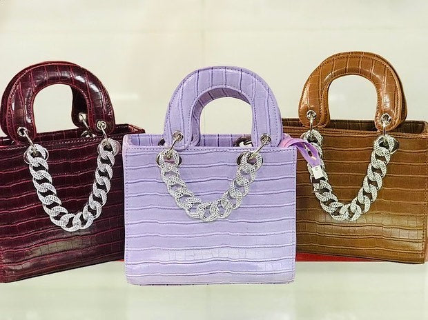 Fashionable Women Sliver Chain Strip Bag B202